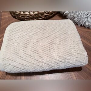 NWT Set of 2-Truly Lou Quick Dry Bath Towel – Beige